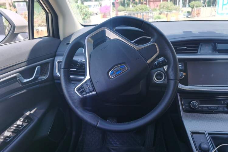 Used Geely Auto Emgrand GS 2016 Elegant Edition 1.8L Manual Fashion Model Steering Wheel