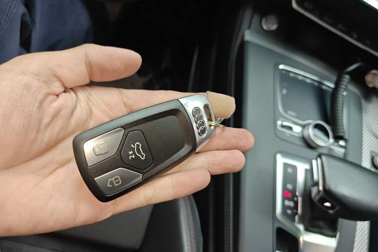 Used Audi Q5L 2020 45 TFSI Prestige Sport Edition Vehicle Key