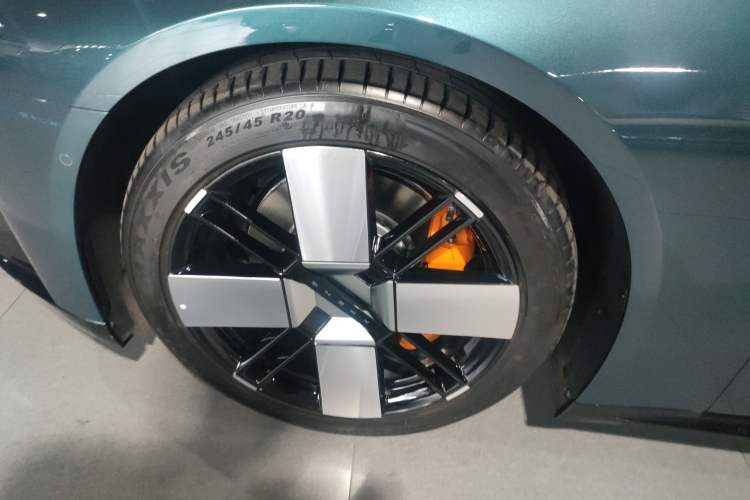 Used XPeng P7 2025 Model—702 Long Range Ultra Left Front Wheel Hub