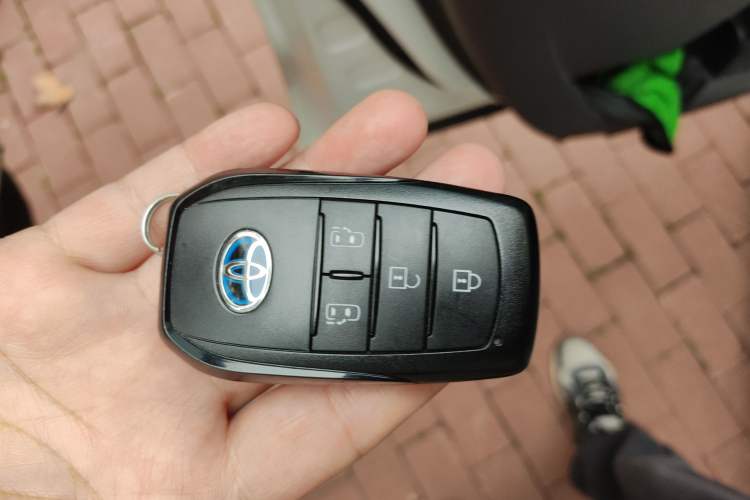 Used Toyota Sienna 2021 2.5L Hybrid Comfort Edition