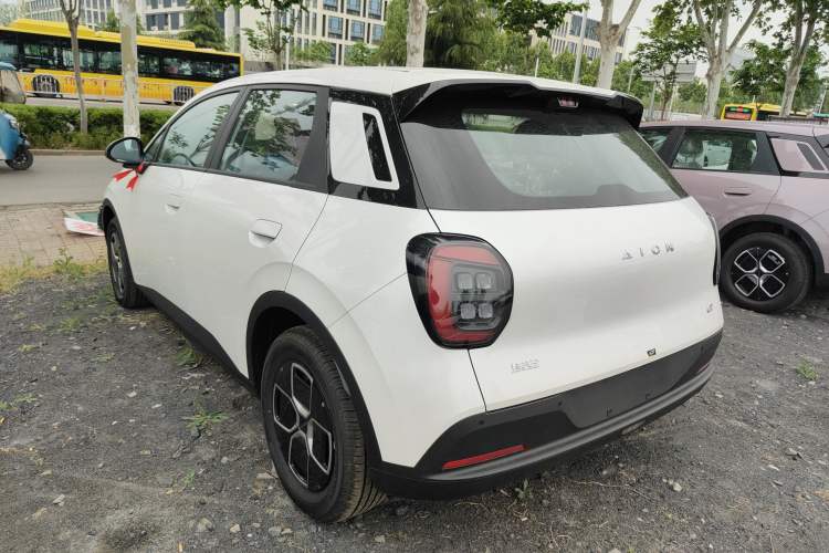 Used AION UT 2025 330 Starlight Edition Rear Left 45 Deg