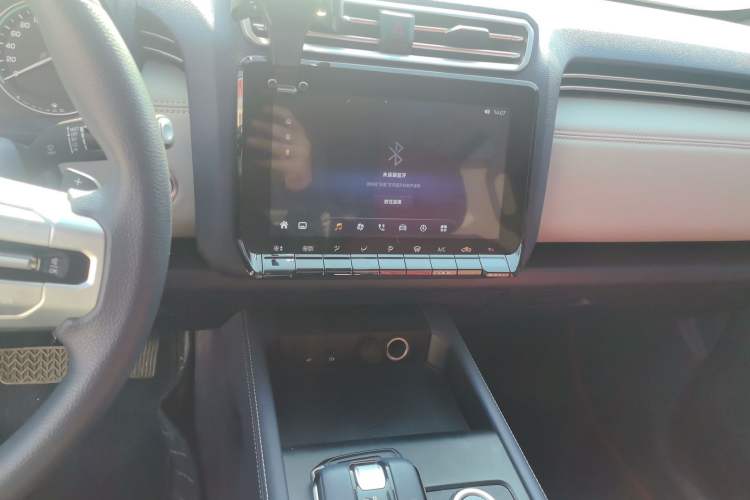 Used JMC DaDao 2023 All-Purpose 2.3T Diesel Manual 4x4 Long-Wheelbase Comfort Edition Audio And AC Panel