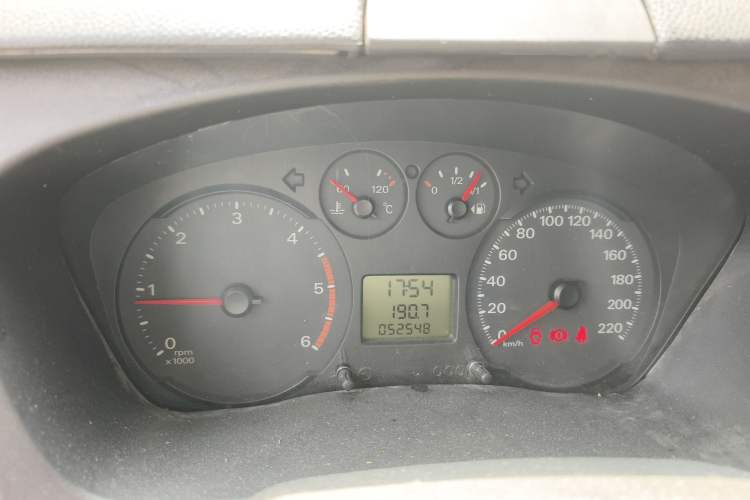 Used Ford Transit Custom 2016 2.2T Long-Wheelbase 6/7-Seater Mid-Roof Multi-Purpose Vehicle
