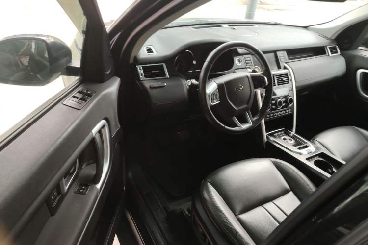 Used Land Rover Discovery Sport 2018 240 PS HSE Version Driver Seat