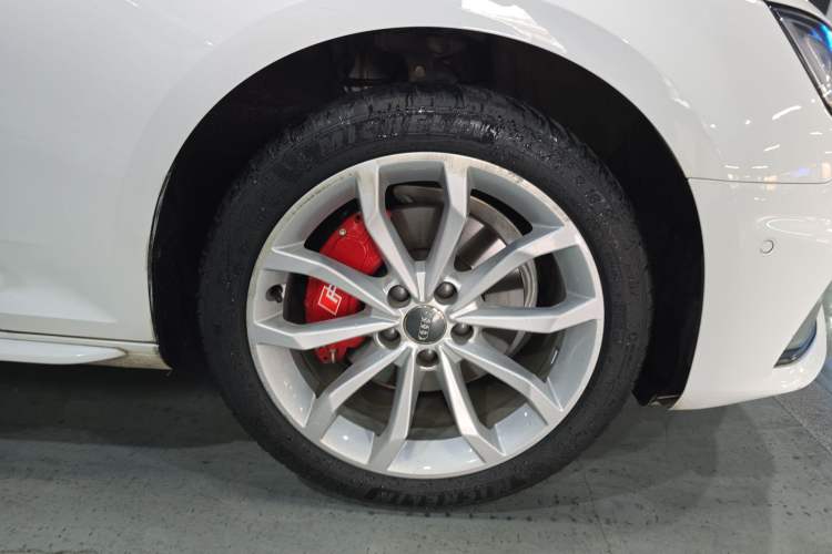 Used Audi A4L 2019 40 TFSI Fashion Edition China VI Emission Standard
