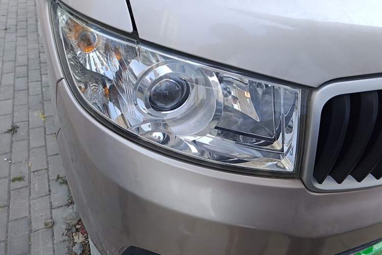 Used Jinbei Hiace X30 2020 1.5L Super-Comfortable Version China VI Standard SWC15M Right Front Headlight