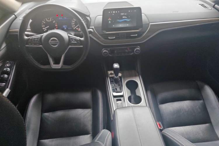 Used Nissan Teana 2021 2.0L XL Upper AD1 Smart Drive & Navigation Edition Center Console