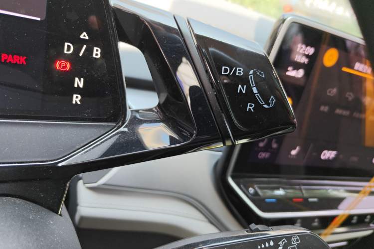 Used Volkswagen ID.6 CROZZ 2022 Long-Range PURE+ Edition Gear Lever