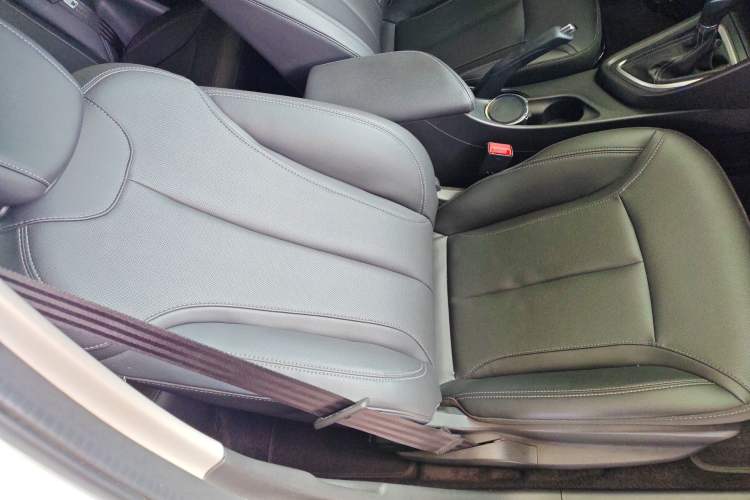 Used Buick GT 2021 Revised Version Flagship 1.5L Automatic Elite Edition Right Front Seat