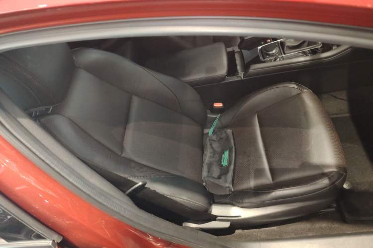 Used Mazda 3 Axela 2020 2.0L Automatic Zhiya Edition Right Front Seat