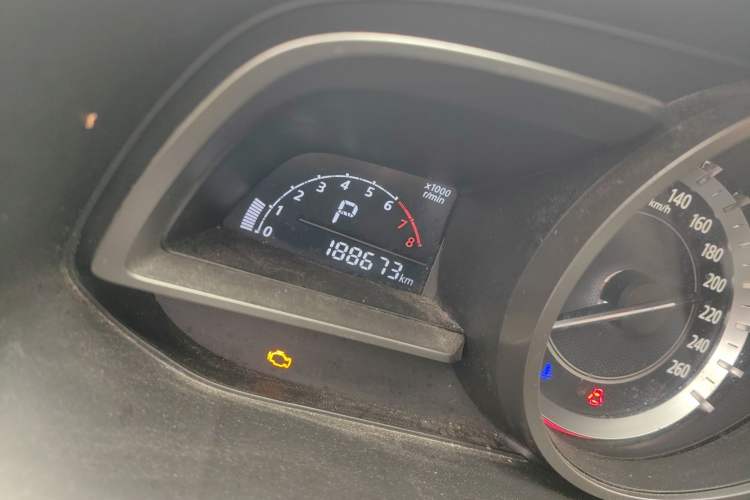 Used Mazda 3 Axela 2016 Sedan 1.5L Automatic Comfort Model
