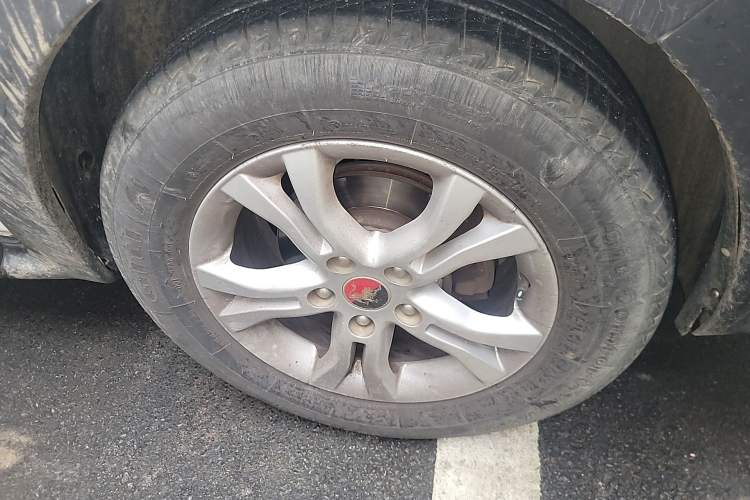 Used FORTHING Joyear XV 2015 1.6L CVT Comfort Model Right Front Wheel Hub