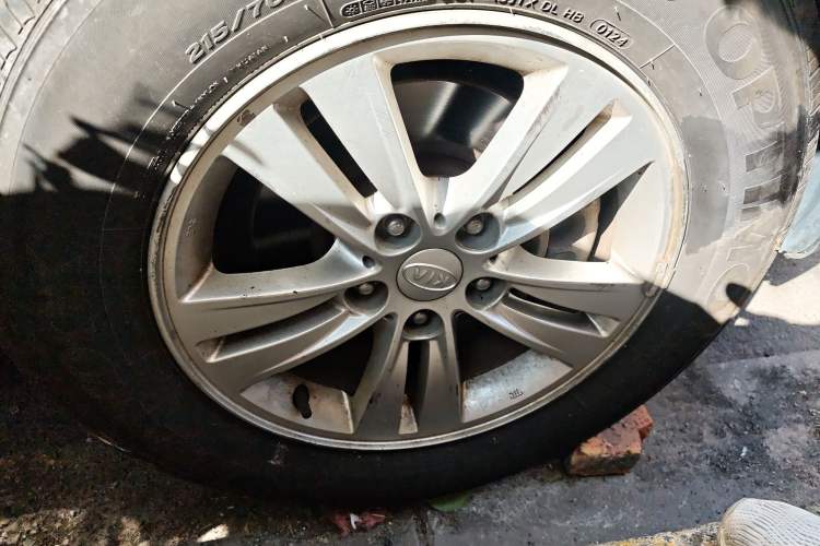 Used Kia Sportage R 2015 2.0L Manual Two-Wheel Drive GL Model
