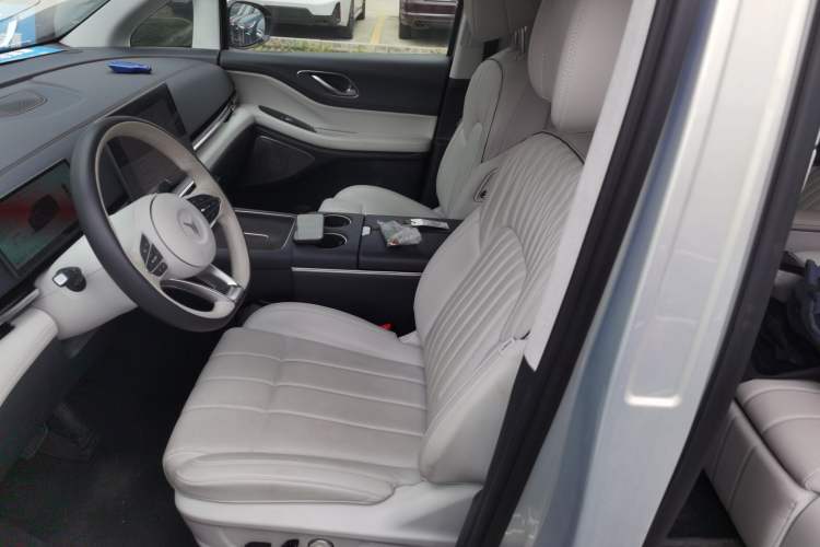 Used VOYAH Dream 2025 PHEV Four-Wheel-Drive Flagship Version – Qiankun Edition Left Front Seat