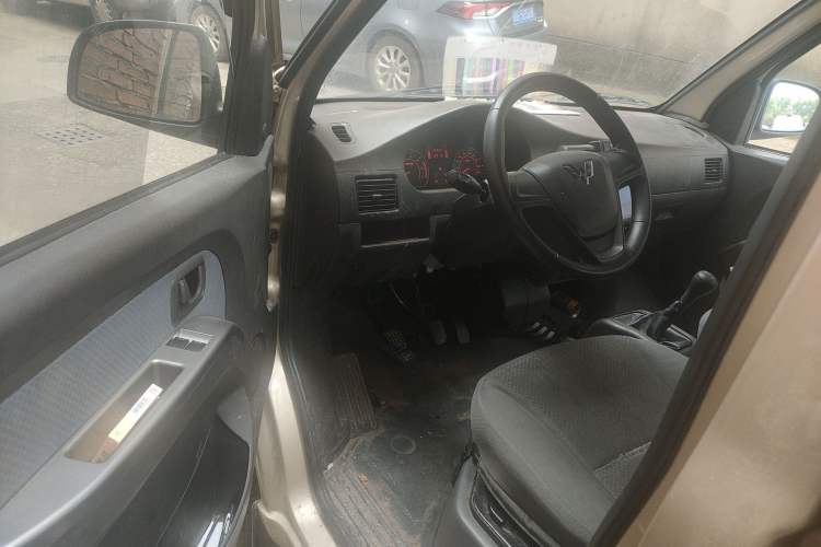 Used Wuling Rongguang 2021 1.5L Extended Standard Version with Air Conditioning – L3C Driver Seat