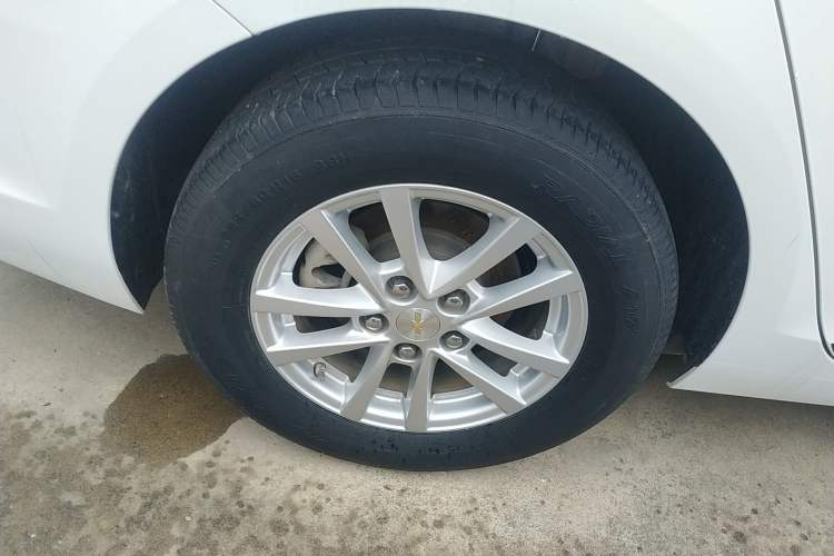 Used Chevrolet Malibu 2017 1.5T Automatic Comfort Edition Exterior 5