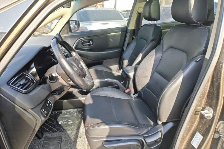 Used Kia Carens 2013 2.0L 7-Seater Automatic Comfort Edition China IV Standard