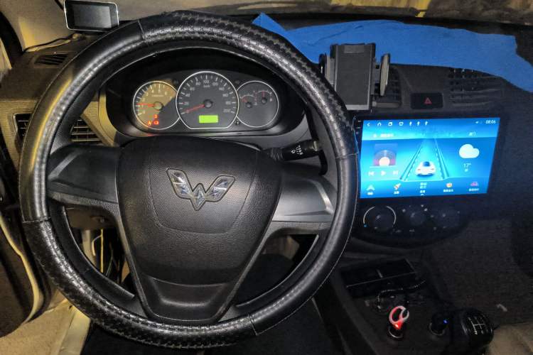 Used Wuling Hongguang 2014 1.2L Standard Model China IV