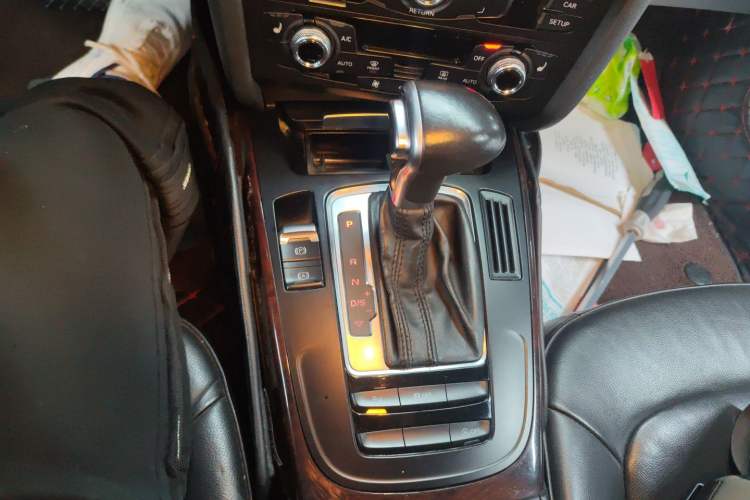 Used Audi A4L 2015 35 TFSI Automatic Comfort Model Gear Lever