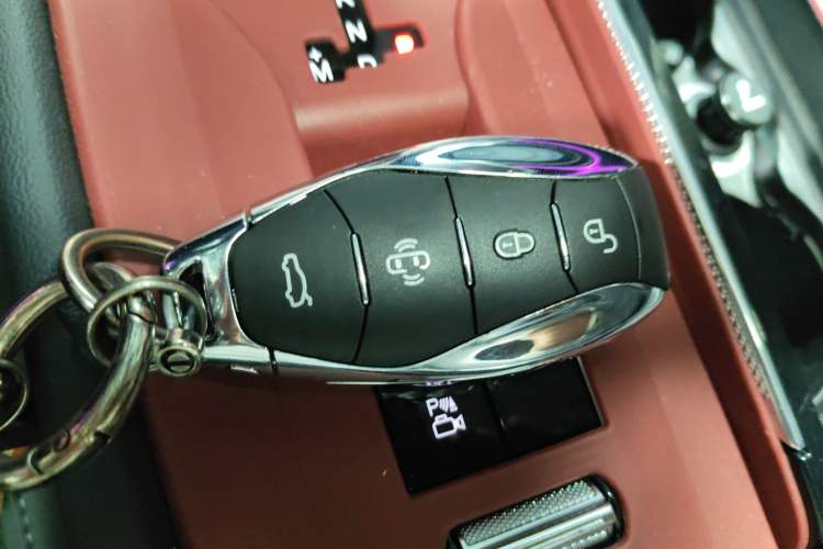 Used Hongqi H5 2023 2.0T Automatic Smart Connect Flagship Edition
