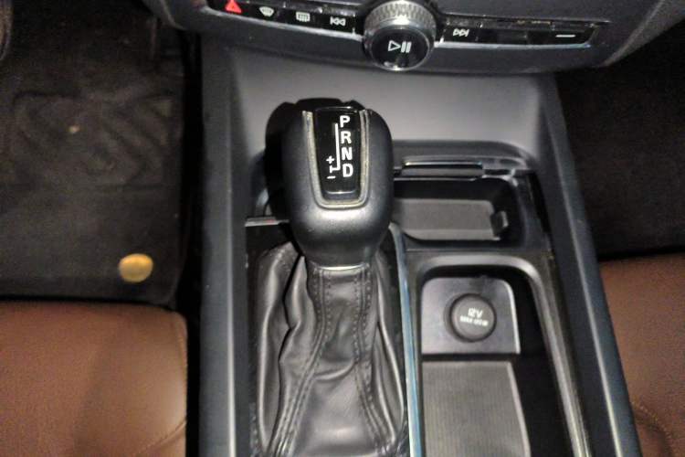 Used Volvo XC60 2019 T5 4x4 Smart Edition China VI Standard