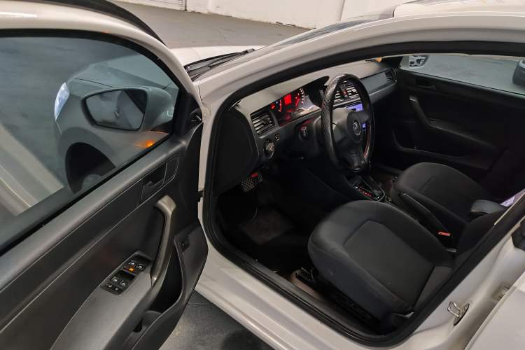 Used Volkswagen Santana 2015 1.6L Automatic Fashion Edition