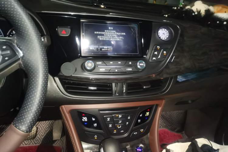 Used Buick Envision 2014 28T All-Wheel-Drive Versatile Sports Flagship Edition