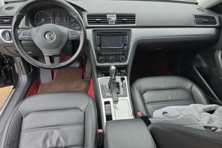 Used Volkswagen Passat 2014 1.8TSI DSG Prestige Edition Center Console