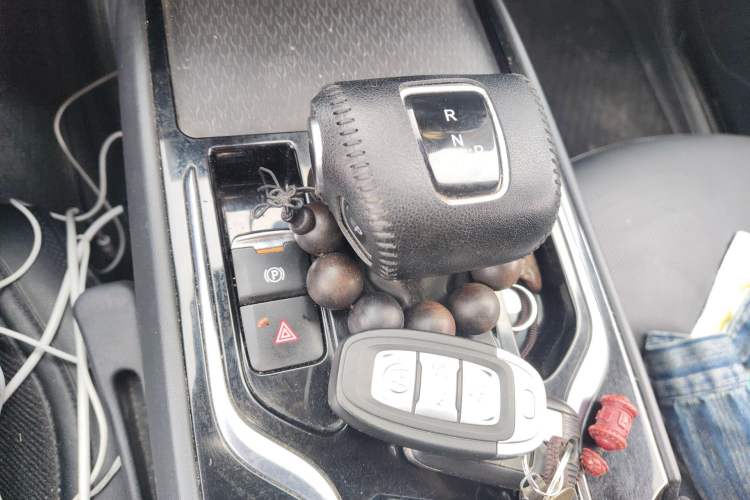 Used Hongqi E-QM5 2022 431 km Charge & Enjoy Edition Gear Lever