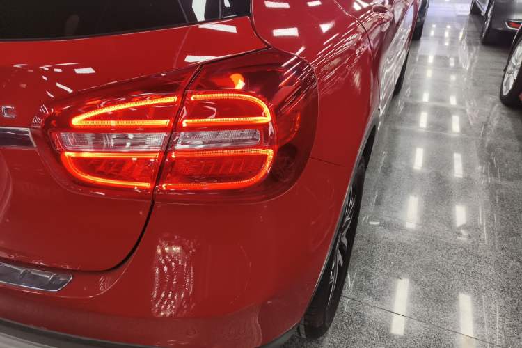 Used Mercedes-Benz GLA 2016 GLA 200 Fashion Model Exterior 3