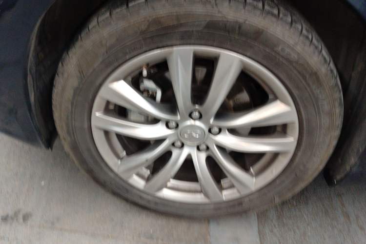 Used Infiniti Q70 2017 Q70L 2.5L Elite Edition Left Front Wheel Hub