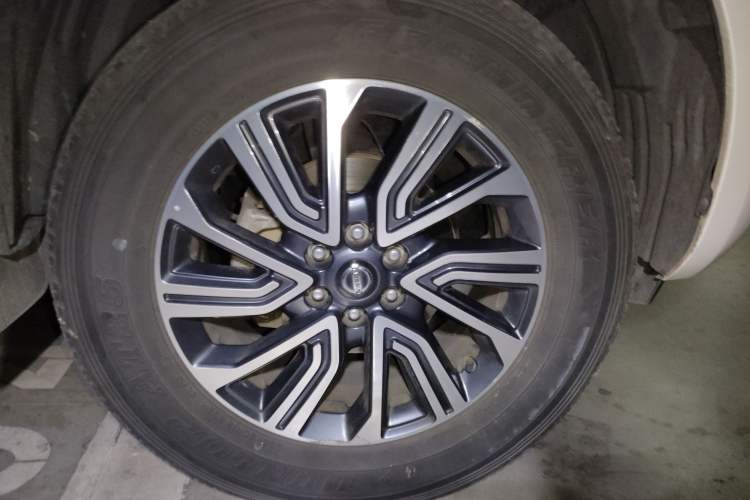 Used Nissan Terra 2020 2.5L XL Upper Automatic Two-Wheel Drive Luxury Edition Right Front Wheel Hub