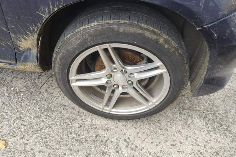 Used Honda Fit 2007 1.3L CVT Comfort Edition Right Front Wheel Hub