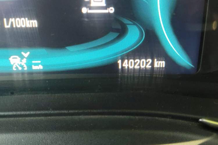 Used Buick LaCrosse 2014 2.0T SIDI Smart Luxury Flagship Edition Odometer Close Up