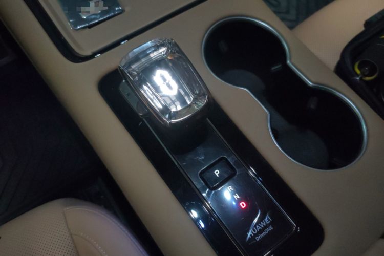 Used Hima AITO M5 2024 Extended-Range Max RS Four-Wheel Drive Advanced Intelligent Driving Version Gear Lever