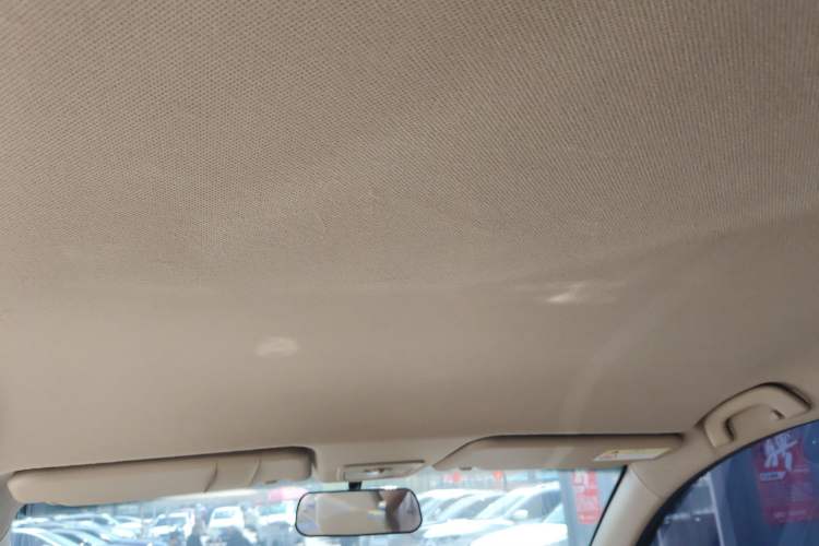 Used Baojun 730 2016 1.5T Manual Comfort Version 7 Seats Headliner