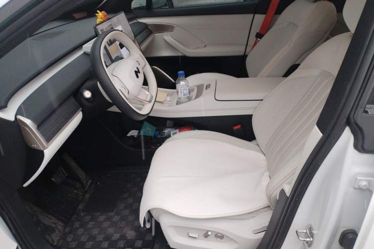 Used ONVO L60 2024 60 kWh Rear-Drive Version