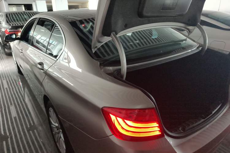 Used BMW 5 Series 2014 525Li Luxury Design Package