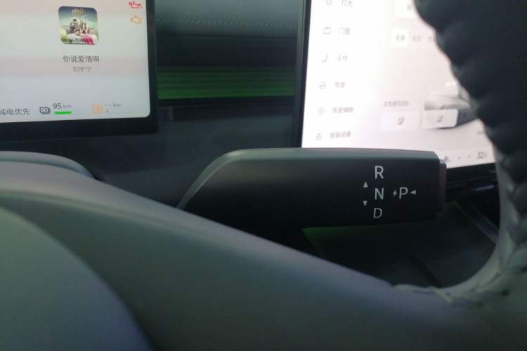 Used Nissan N6 2026 Model 180 Max
