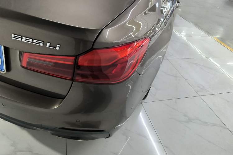 Used BMW 5 Series 2019 525Li M Sport Package
