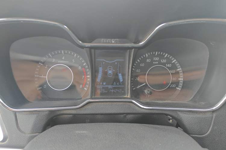 Used HYOSOW H3 2015 1.5L manual luxury version
