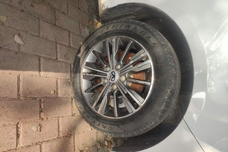 Used Cowin E3 2018 1.5L Manual Luxury Model
