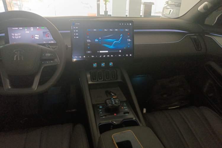 Used BYD Song L EV 2025 662 km Advanced Intelligent Driving Version Audio And AC Panel