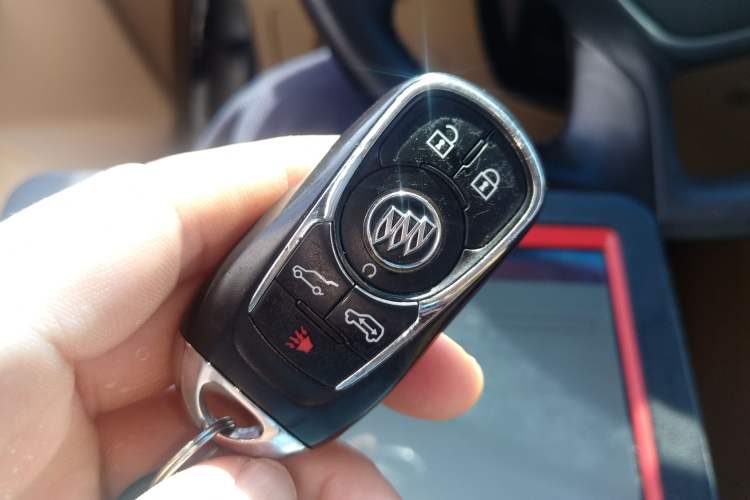 Used Buick GL8 2018 ES 28T Flagship Model China VI Standard