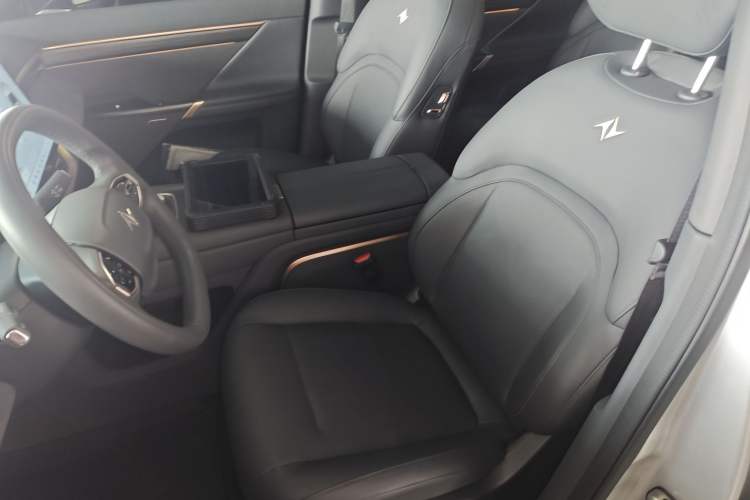 Used Dongfeng eπ eπ008 2024 210Max Range-Extended Version 6 Seats