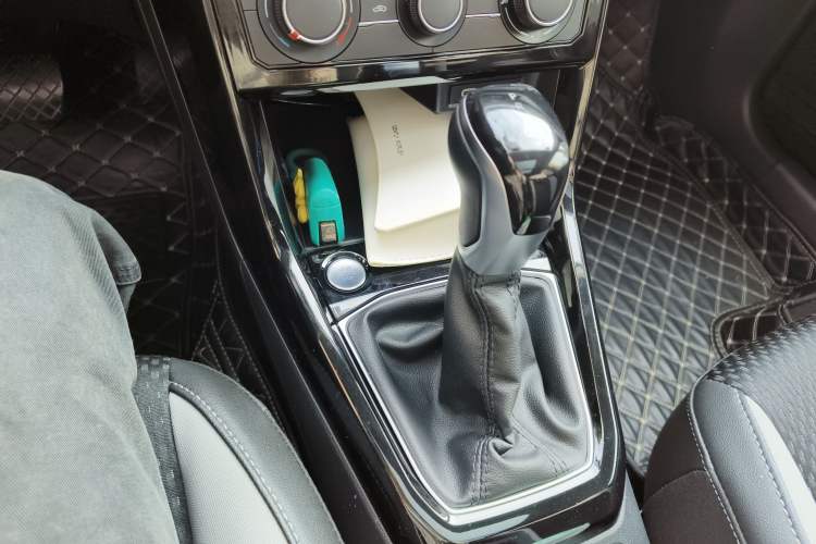 Used Volkswagen Tacqua 2021 1.5L Automatic 30th Anniversary Edition Gear Lever