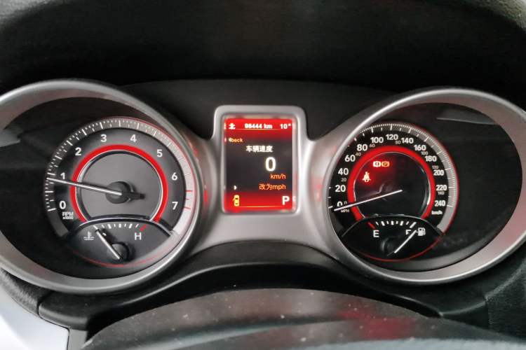 Used Dodge Journey 2013 2.4L Two-Wheel Drive Luxury Version
