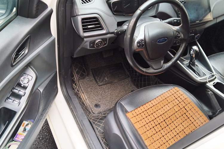 Used Ford Escort 2015 1.5L Automatic Fashion Model
