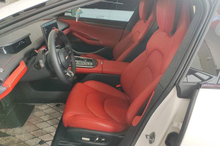 Used Xiaomi Auto SU7 2024 Rear-Drive Ultra-Long Range Advanced Pro-Level Intelligent Driving Version Left Front Seat