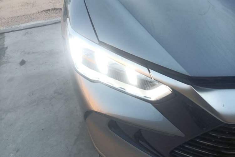 Used BYD Song Pro New Energy 2023 Champion Edition DM-i 110KM Excellence Model Right Front Headlight